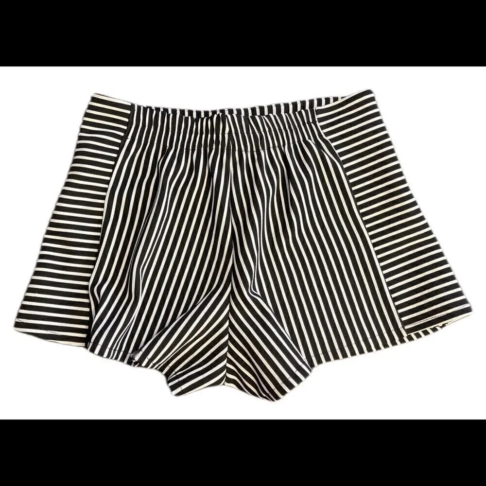 DON’T ASK WHY Black/White Striped Skort One Size - Picture 2 of 5